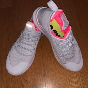Women’s Nike Tennis Shoes